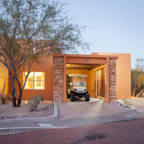 Quinta with ocean and golf course panoramic views