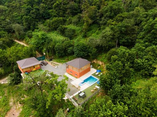 Laguna Villa Cottages in Acharistskali