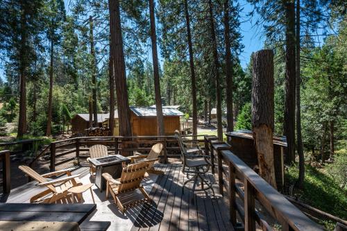 Hidden Creek Cabin Rustic Forest Retreat in Porterville