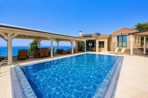 Tesis özellikleri, Pomos View Villa in Pomos