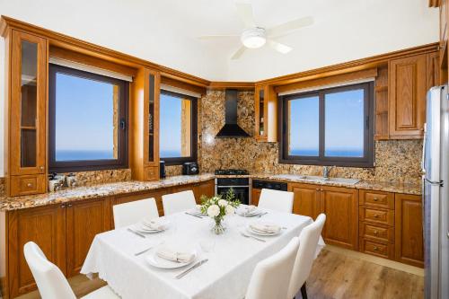 Tesis özellikleri, Pomos View Villa in Pomos