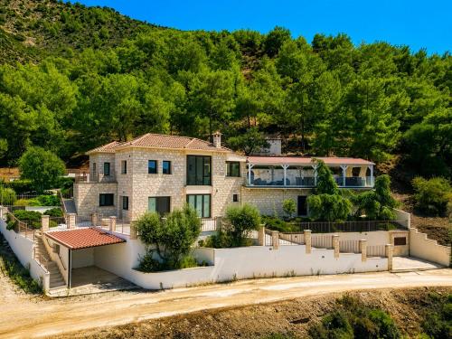 Tesis özellikleri, Pomos View Villa in Pomos