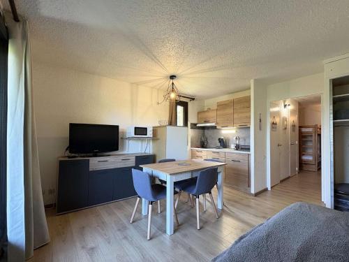 Résidence Le Pouzenc - Studio 6 personnes accès direct aux pistes MAE-3921