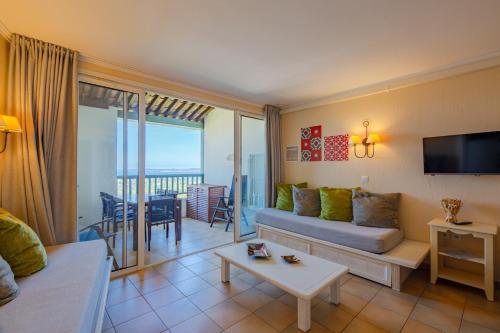 Les Appartements aux Restanques du Golfe de St Tropez - maeva Home - Appartement 6 personnes 2 chambres vue mer climatisé MAE-7163