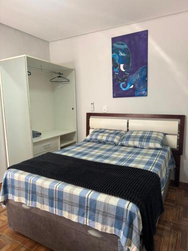 1 double bed, 1 twin bed