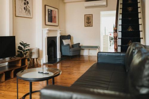 Ivy Haven with City View Loft