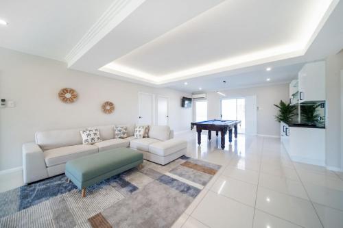 Executive Coastal Living with Ocean Views in Bushland Beach