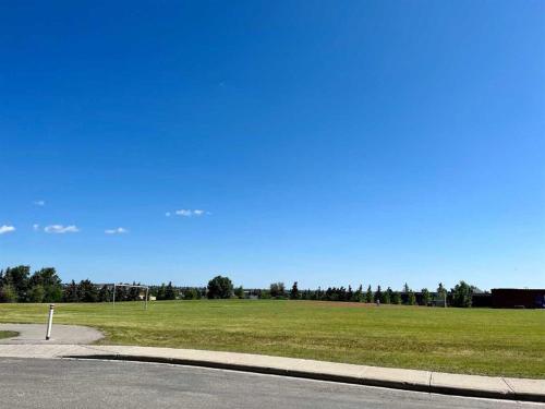 Beddington masteroom close airport! Room Type - Villa with Garden View