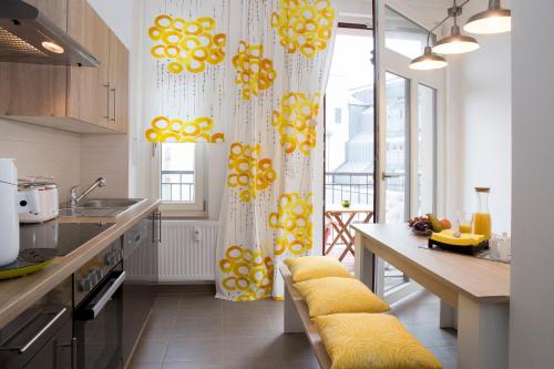 Leon Apartments - image 5