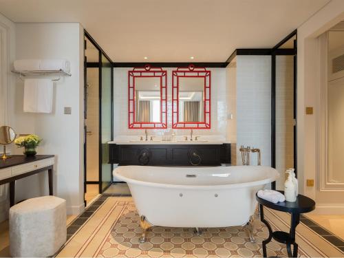 Bathroom, Grand Royal Riverside Hue, Fusion Collection in Hue