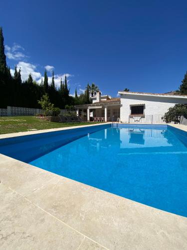 Villa con Piscina en Marbella - Pass the Keys