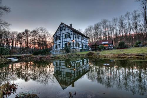 B&B Erkrath - Gästehaus Wahnenmühle - Bed and Breakfast Erkrath