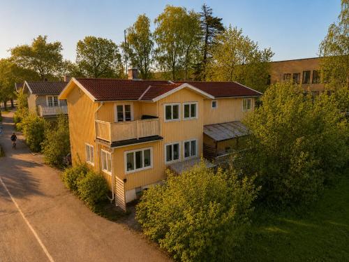 Stockholm - Spacious garden villa - 10 min to city in Enskede