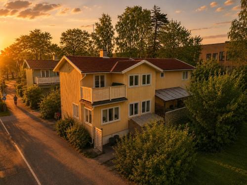 Stockholm - Spacious garden villa - 10 min to city in Enskede