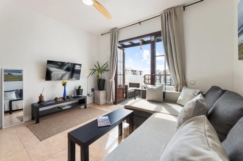 Home2Book Golden Apt Pool & Terrace Costa Teguise