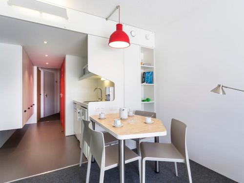 Studio rénové ski aux pieds avec balcon