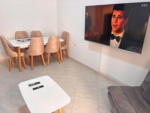 Residence Inaya 2 AVEC GARAGE Accès réservé aux voyageurs déclarés Uniquement PAS DE VISITEURS (Residence Inaya 2 AVEC GARAGE pour les familles Acces reserve aux voyageurs declares Uniquement PAS ) in Akid Lotfi
