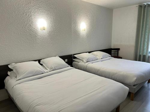2 double beds, 2 twin beds