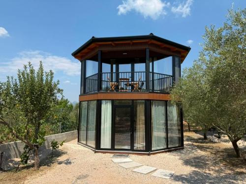 Octerra Villa - Private Jacuzzi - Lake & Mountain View in ซาเคส