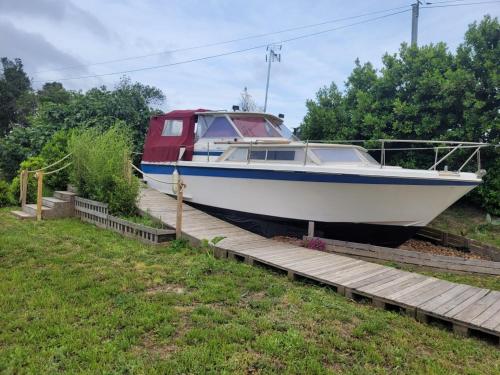 bateau sur terre