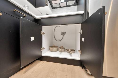 Modern Boutique Loft Minutes to Downtown! in Houston