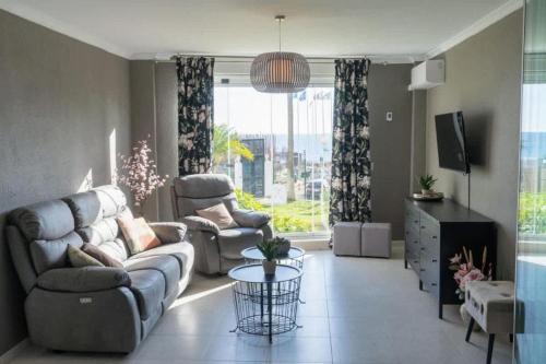 Marbellamar, Beachfront Apartment in Calahonda