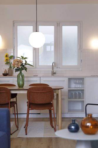 The Rentals Collection - Plaza Easo Attic - image 5