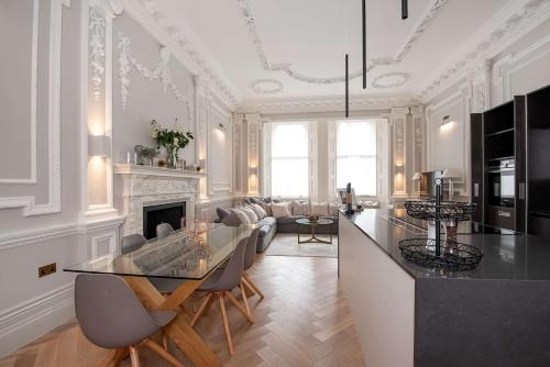 3 bedrooms, 4 beds