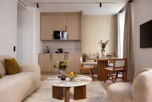 Superb air conditioned apartment Le Marais