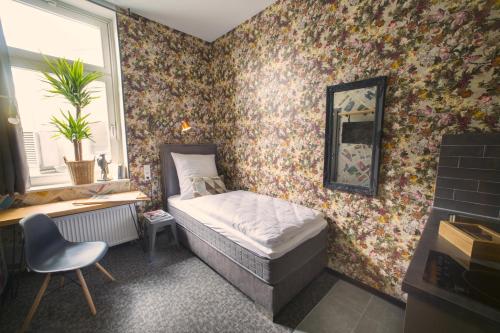 1 twin bed