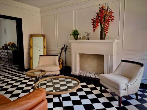 Beautiful Room in a Boutique House with Patio