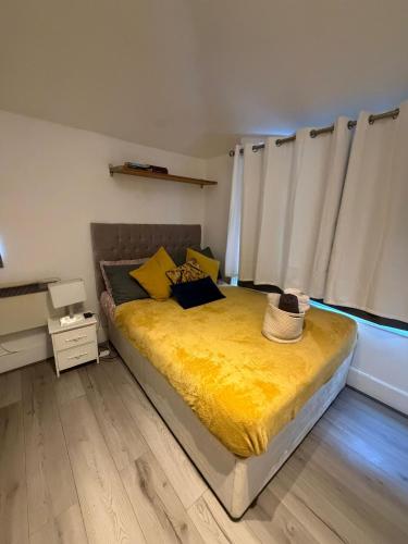 Studio Sleeps 2 with WiFi