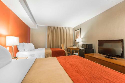 Queen Room with Two Queen Beds - Non-Smoking