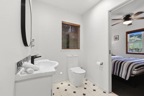 Bathroom, Tui2 Macandrew Bay in Macandrew Bay