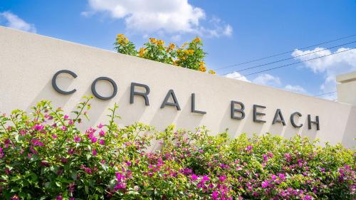 Фасада на хотела, Across from beach with resort pool - Coral Beach 202 in Little Battaleys