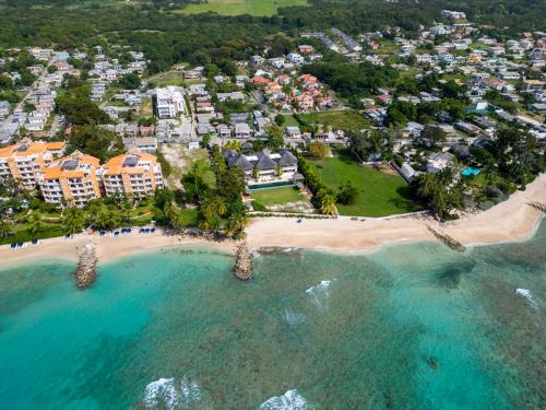 Изглед, Across from beach with resort pool - Coral Beach 202 in Little Battaleys