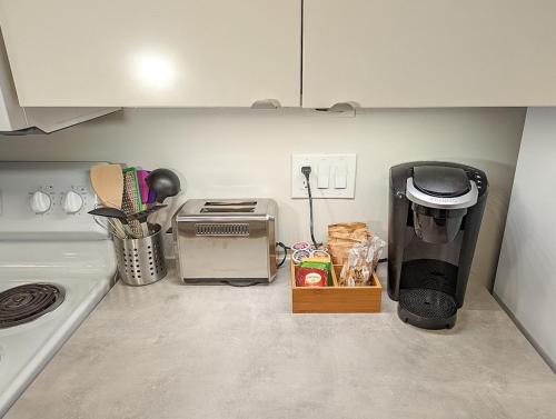 1BDR with Parking near Niagara Falls and Wineries in St. Catharines (ON)