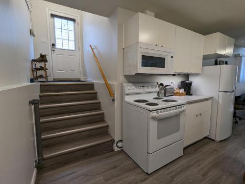 1BDR with Parking near Niagara Falls and Wineries in St. Catharines (ON)