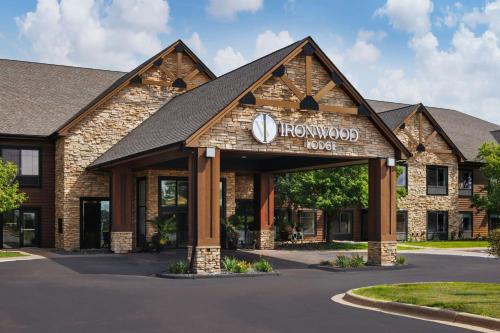 Ironwood Lodge, Lake Elmo, Series by Marriott