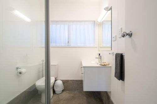 Hananui Lodge and Apartments Room Type - One-Bedroom with Courtyard 2