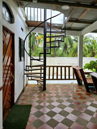 숙소 외관, Hotel Pura Natura Beachfront Tortuguero in 토르투구에로