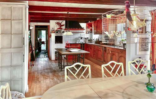 kuhinja, Pet Friendly Home In Borrby With Sauna in Ostra Hoby