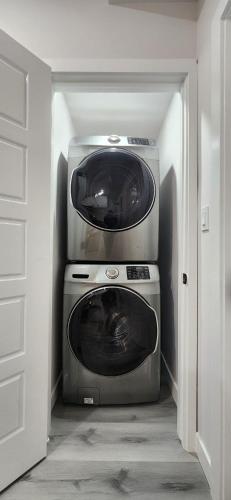 Modern Cozy 1BR Apartment Near WEM in Acheson (AB)