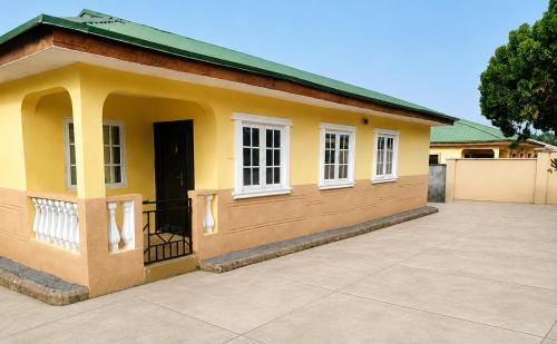 Rich Prec - A premium 3 bedroom serviced homestay in a serene and secure Estate