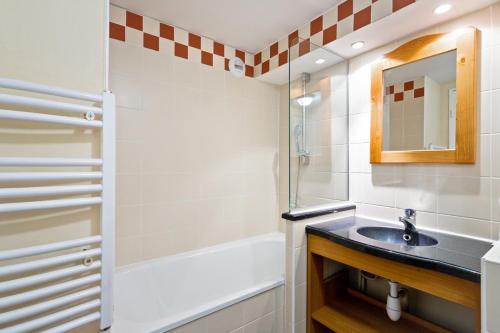 douche, Résidence Les Constellations - maeva Home - Studio 5 Personnes Sélection MAE-3766 (Residence Les Constellations - maeva Home - Studio 5 Personnes Selection MAE-3766) in La Plagne