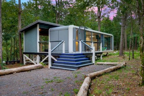 Glass Luxury Pod with Private Hot Tub and Fire Pit in Broken Bow, Oklahoma