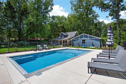 Towering Oaks Cottage in Union Pier (MI)