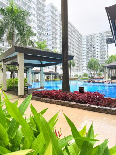 Exterior view, Shell Residences Twin Rooms by PauL near SM Mall of Asia