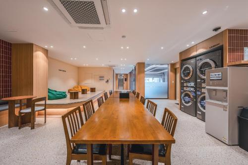 Zona de TV/saló-bar comuns, Hotel Coolstay Kimcheon in Gimcheon-si