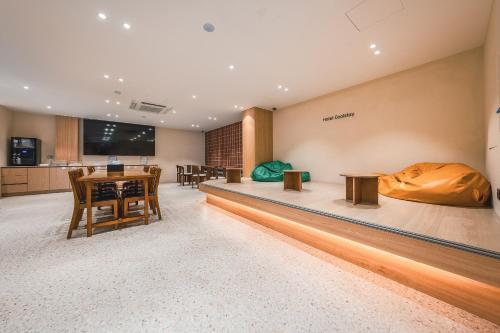 Zona de TV/saló-bar comuns, Hotel Coolstay Kimcheon in Gimcheon-si
